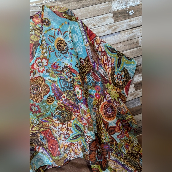 Susan Graver Oversized V Neck Overlay Poncho With Sleeve Seams - Picture 6 of 16